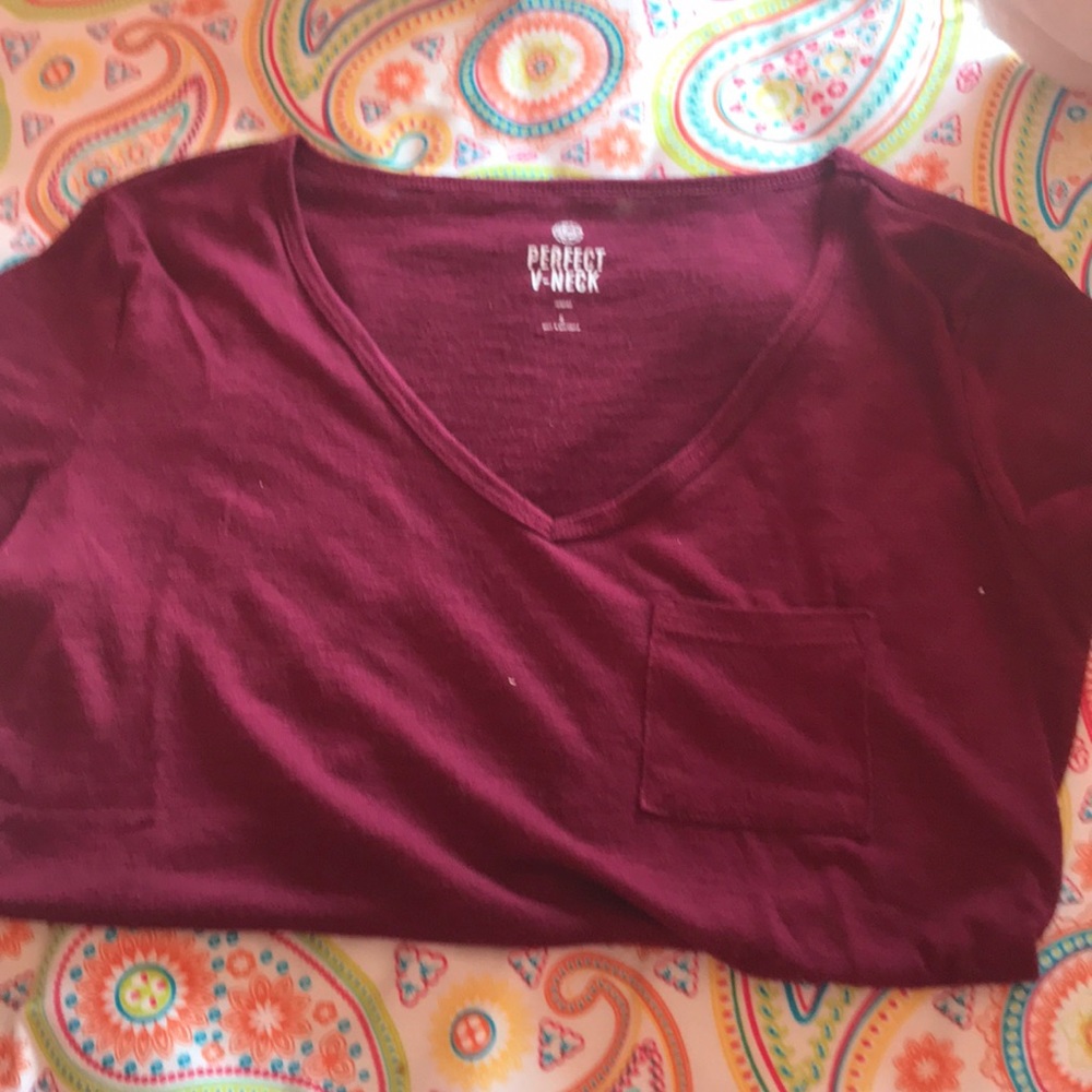 Juniors Burgundy pocket tee